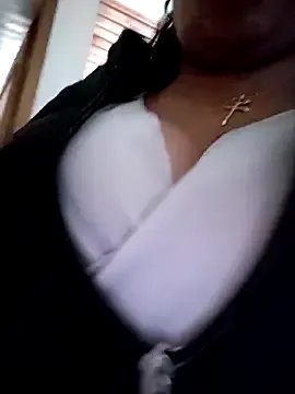 __valentina18 on StripChat 